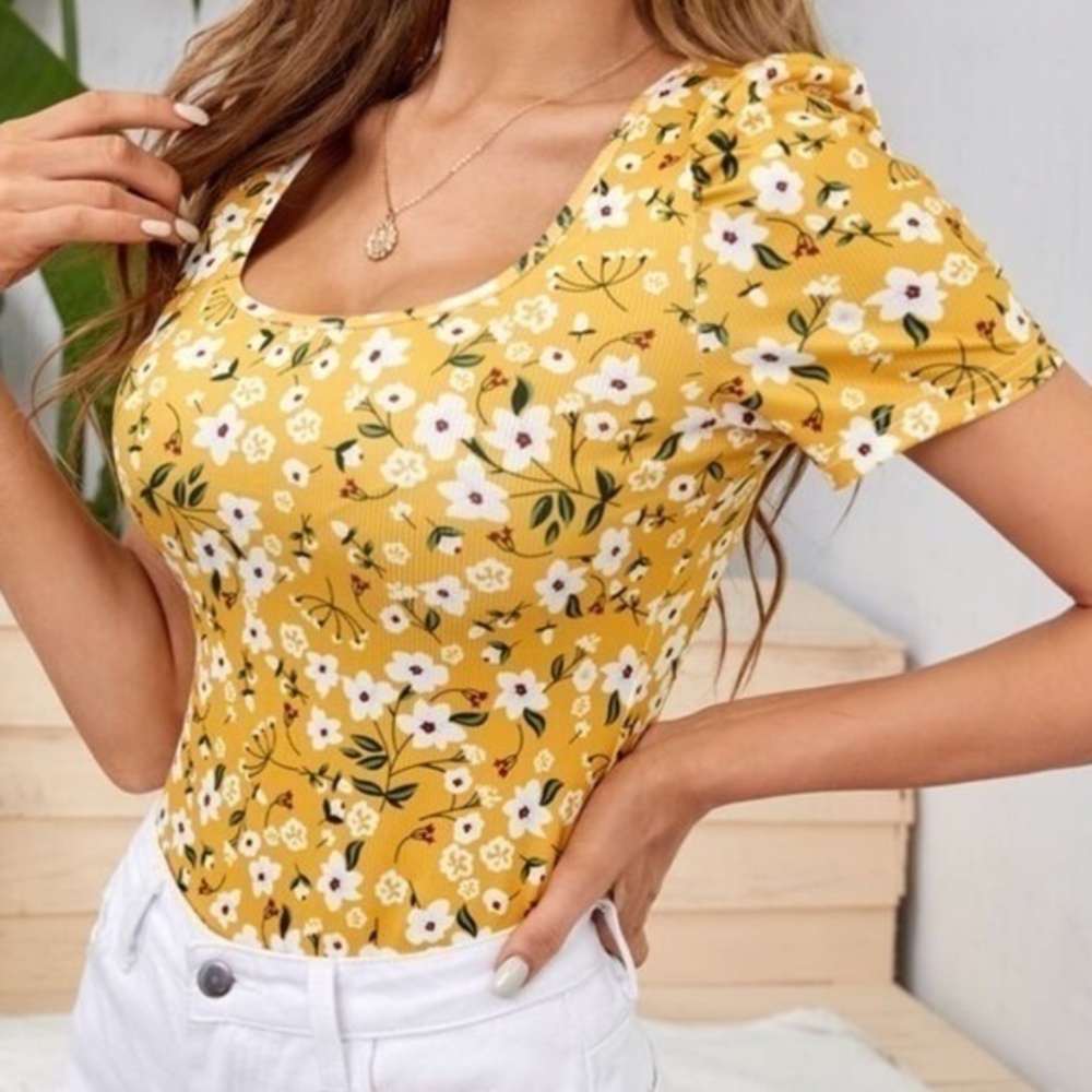Shein Womens Floral Puff Sleeve T-Shirt Mustard Cottagecore Size Large
